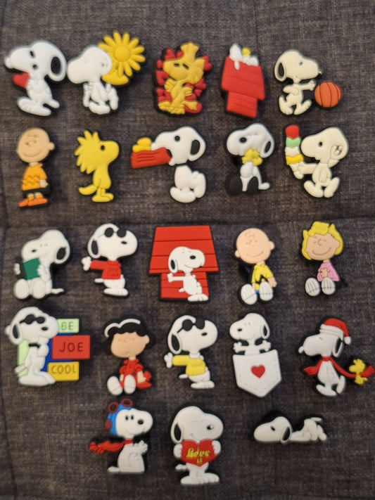 Shoe charms snoopy